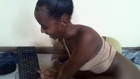 littlesandie online show from 28, 2, 2025