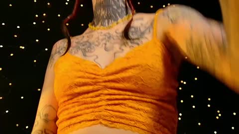 Niki  free tg channel with some photos gifs and info about streams  online show from 29, 12, 2024