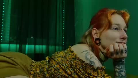 Niki  free tg channel with some photos gifs and info about streams  online show from 21, 2, 2025