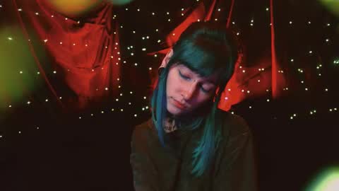 Niki  free tg channel with some photos gifs and info about streams  online show from 2, 11, 2025