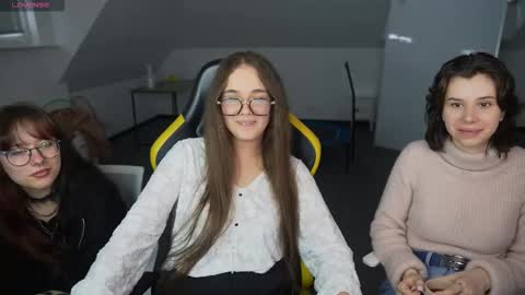 Snapshot of livehub054 chatting on 27, 3, 2026 Sheryl online show from 27, 3, 2026