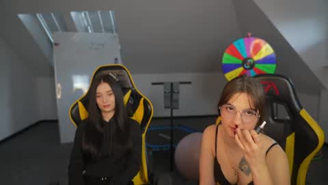 Snapshot of livehub054 chatting on 15, 4, 2026 Sheryl online show from 15, 4, 2026