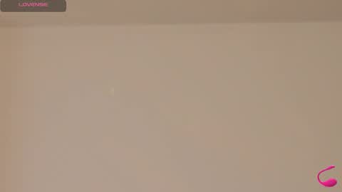 Snapshot of livestream18x chatting on 14, 11, 2025 Emily R online show from 14, 11, 2025