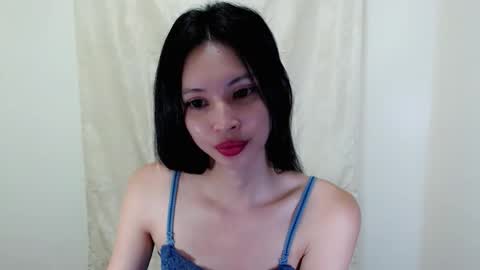 Snapshot of liviacum_ chatting on 26, 10, 2025 Lvia online show from 26, 10, 2025