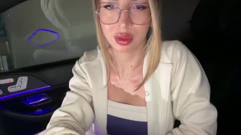 Snapshot of livmilani chatting on 6, 4, 2026 OnlyFans livia77 twitter liv20 4u online show from 6, 4, 2026