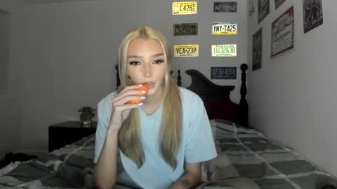 Snapshot of livvywinters chatting on 16, 4, 2026 Livvy online show from 16, 4, 2026