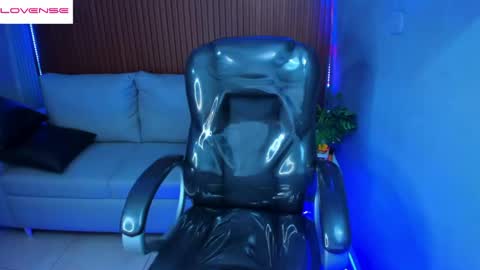 Snapshot of liz_bohemia chatting on 28, 4, 2026 LIZ online show from 28, 4, 2026