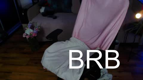 Snapshot of lizaswan chatting on 19, 2, 2025 LIzaSwan online show from 19, 2, 2025