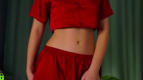 Snapshot of lizbethcoll chatting on 18, 12, 2024 Sunnheart online show from 18, 12, 2024