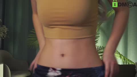 Snapshot of lizbethcoll chatting on 28, 12, 2024 Sunnheart online show from 28, 12, 2024