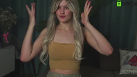 Snapshot of lizbethcoll chatting on 18, 1, 2025 Sunnheart online show from 18, 1, 2025