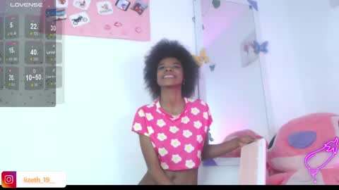 Snapshot of lizethdahyan_19 chatting on 14, 12, 2024 liz online show from 14, 12, 2024