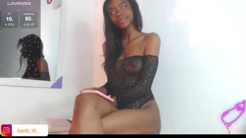 Snapshot of lizethdahyan_19 chatting on 17, 12, 2024 liz online show from 17, 12, 2024