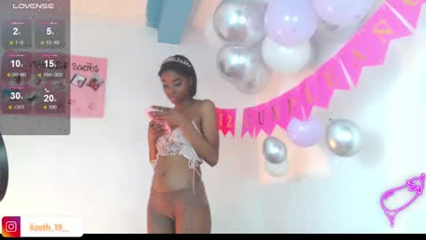 Snapshot of lizethdahyan_19 chatting on 19, 12, 2024 liz online show from 19, 12, 2024