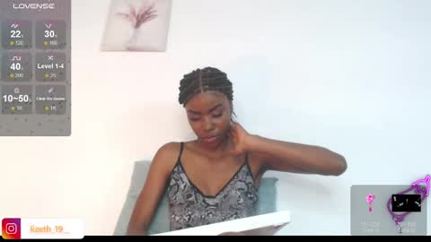 Snapshot of lizethdahyan_19 chatting on 10, 1, 2025 liz online show from 10, 1, 2025