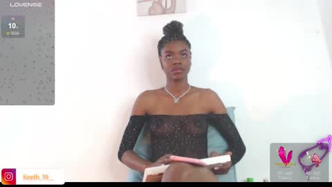 Snapshot of lizethdahyan_19 chatting on 13, 1, 2025 liz online show from 13, 1, 2025