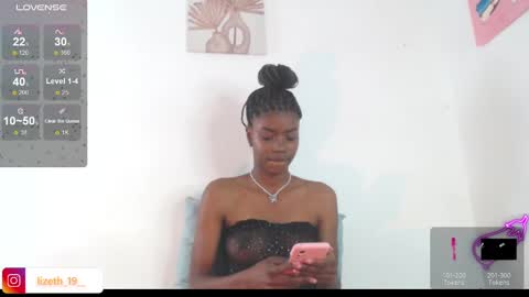 Snapshot of lizethdahyan_19 chatting on 14, 1, 2025 liz online show from 14, 1, 2025
