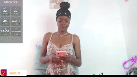 Snapshot of lizethdahyan_19 chatting on 15, 1, 2025 liz online show from 15, 1, 2025