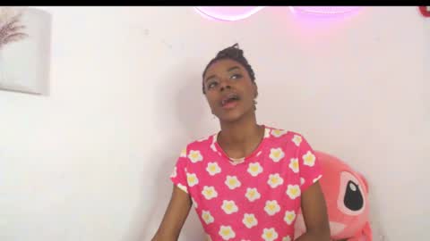 Snapshot of lizethdahyan_19 chatting on 13, 2, 2025 liz online show from 13, 2, 2025