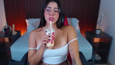 Snapshot of lizowenn_ chatting on 12, 2, 2025 LIZETH online show from 12, 2, 2025
