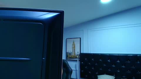 Lizz  online show from 8, 1, 2025