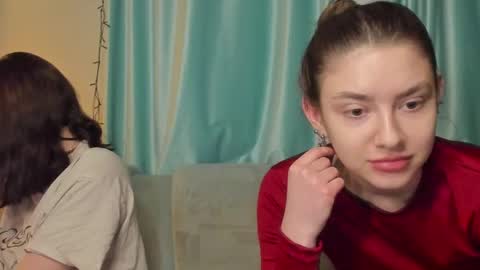 lizzi_muur online show from 14, 1, 2025