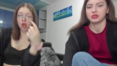 lizzi_muur online show from 15, 2, 2025