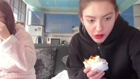 lizzi_muur online show from 20, 2, 2025