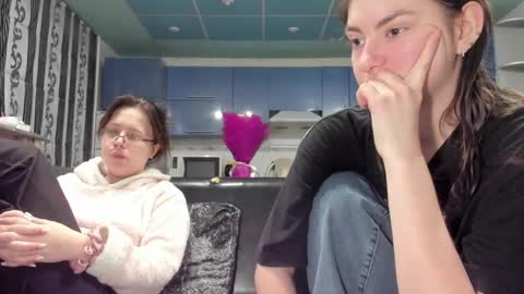 lizzi_muur online show from 28, 2, 2025