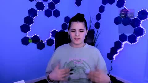 Snapshot of lizzie_boom chatting on 10, 4, 2026 lizzie_boom online show from 10, 4, 2026