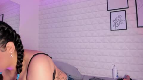  Lizzie  online show from 19, 5, 2026
