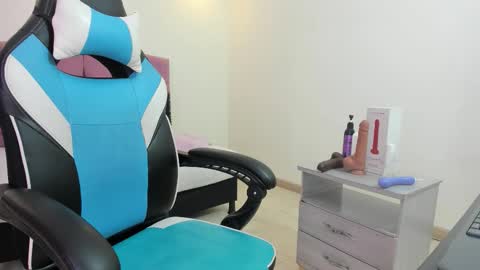 Snapshot of lizzie_williamss chatting on 29, 3, 2026 lizzie_williamss online show from 29, 3, 2026