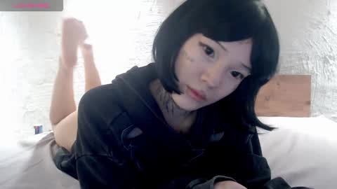 Snapshot of lizzielight chatting on 3, 11, 2025 LizzieLight online show from 3, 11, 2025