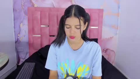 Snapshot of lizzmartin chatting on 11, 1, 2025 Sweet Lizz online show from 11, 1, 2025