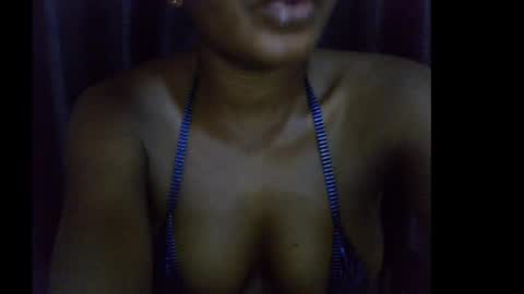Snapshot of lizzy_petite chatting on 7, 10, 2025 lizzy online show from 7, 10, 2025