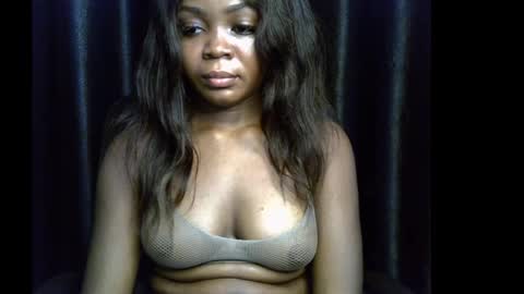 Snapshot of lizzy_petite chatting on 9, 10, 2025 lizzy online show from 9, 10, 2025