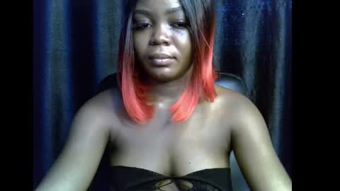 Snapshot of lizzy_petite chatting on 19, 10, 2025 lizzy online show from 19, 10, 2025