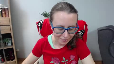 Snapshot of lizzy_sparkle chatting on 5, 5, 2026 Lizzy online show from 5, 5, 2026