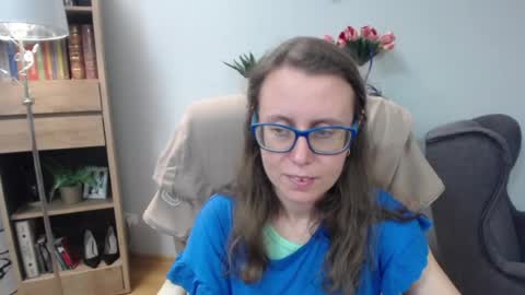 Snapshot of lizzy_sparkle chatting on 12, 6, 2026 Lizzy online show from 12, 6, 2026