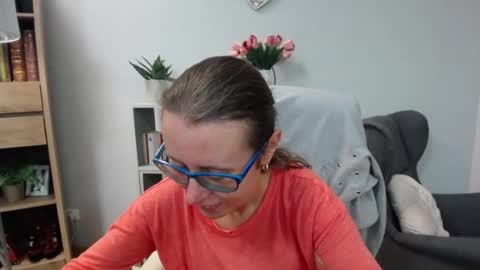 Snapshot of lizzy_sparkle chatting on 8, 7, 2026 Lizzy online show from 8, 7, 2026