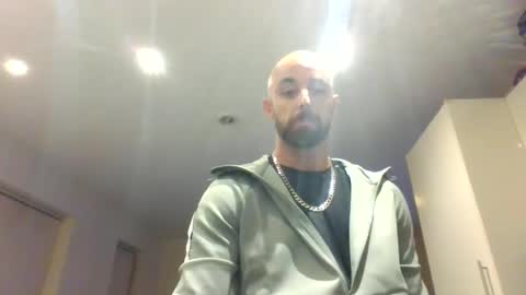 Leon online show from 15, 2, 2025