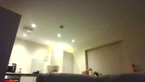 Leon online show from 1, 3, 2025