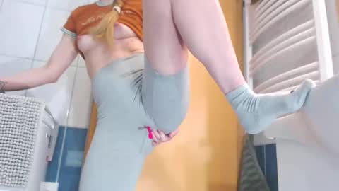 Snapshot of llovers4u2 chatting on 19, 2, 2025 Eliza and Betty online show from 19, 2, 2025