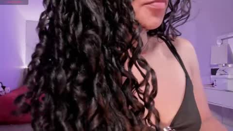 Snapshot of lm_kloeeh chatting on 22, 4, 2026 Kloe see you 28-11 to celebrate my birthday online show from 22, 4, 2026