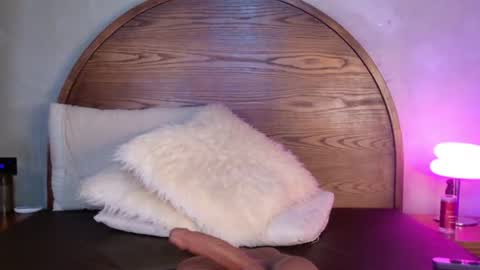  LOANA  online show from 10, 7, 2026