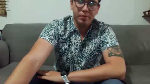 Snapshot of lobomx19 chatting on 12, 4, 2026 Lobo online show from 12, 4, 2026