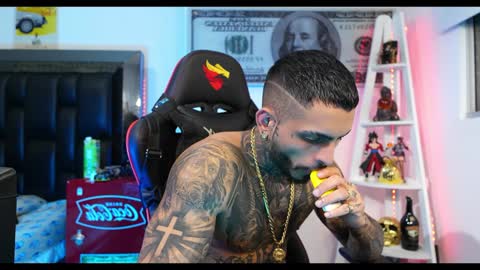 Snapshot of logan_hugh8 chatting on 13, 12, 2024 logan_hugh8 online show from 13, 12, 2024