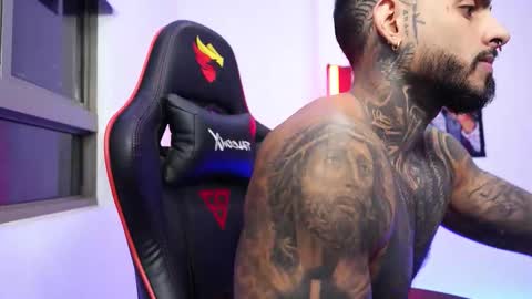 Snapshot of logan_hugh8 chatting on 28, 10, 2025 logan_hugh8 online show from 28, 10, 2025