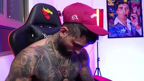 Snapshot of logan_hugh8 chatting on 9, 11, 2025 logan_hugh8 online show from 9, 11, 2025