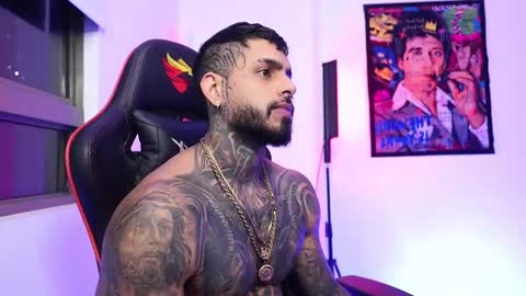 Snapshot of logan_hugh8 chatting on 12, 11, 2025 logan_hugh8 online show from 12, 11, 2025